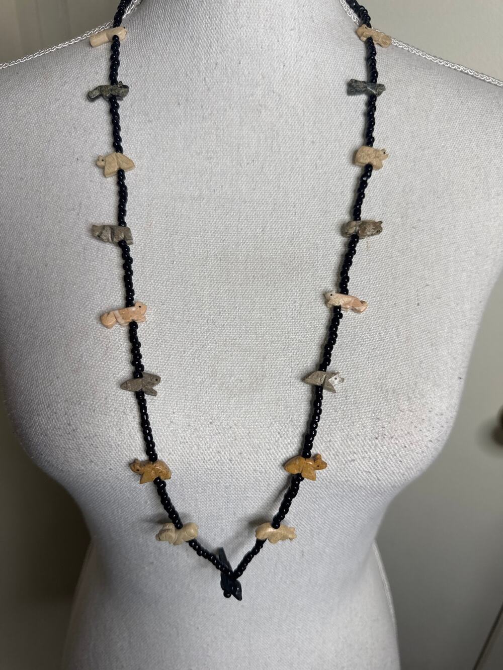 Vintage Southwestern Carved Stone Animal Fetish Necklace Black Seed Beads